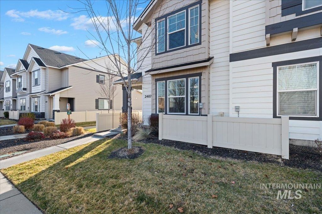 Photo of 2487 E Goldstone St, Meridian, ID 83642 (MLS # 98973846)