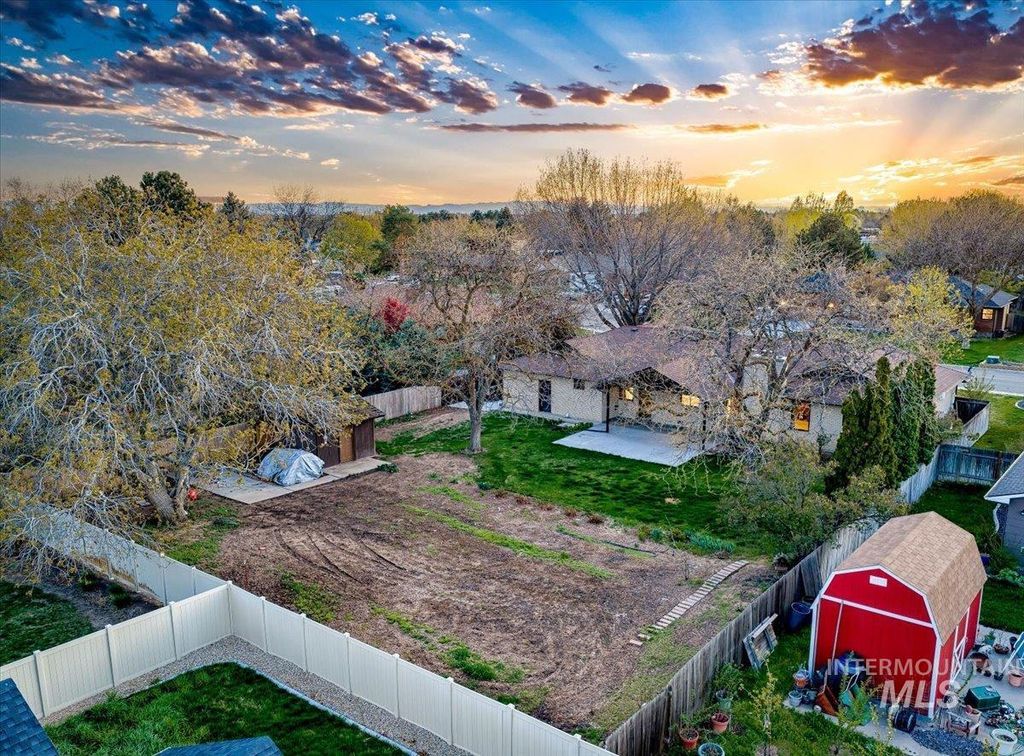 Photo of 1096 S Kingfisher Way, Boise, ID 83709 (MLS # 98982327)