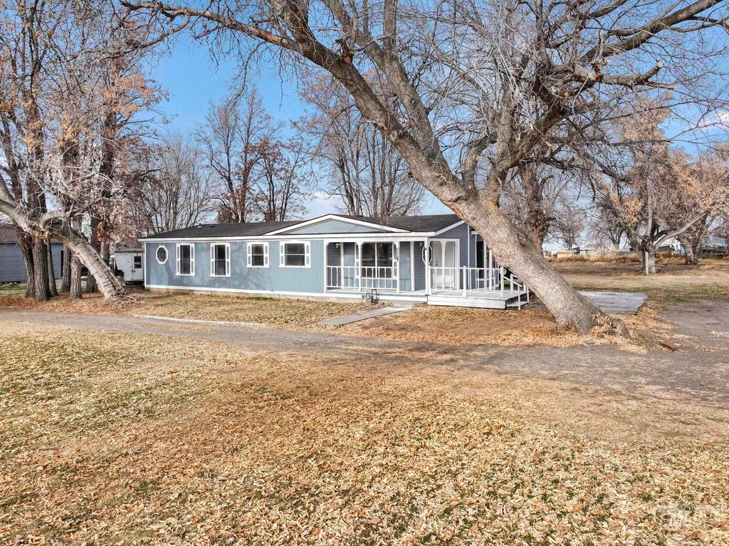 Photo of 806 W Avenue D, Jerome, ID 83338 (MLS # 98969115)