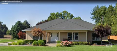 Photo of 4609 N Mountain View Drive, Boise, ID 83704 (MLS # 98977890)
