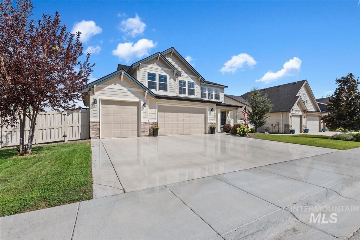 1660 Loch Ness Ave.