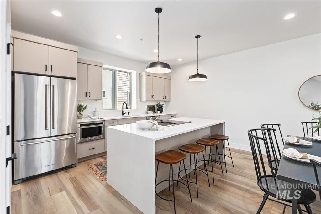 Photo of 1709 S Rock View Ln, Boise, ID 83705 (MLS # 98972372)