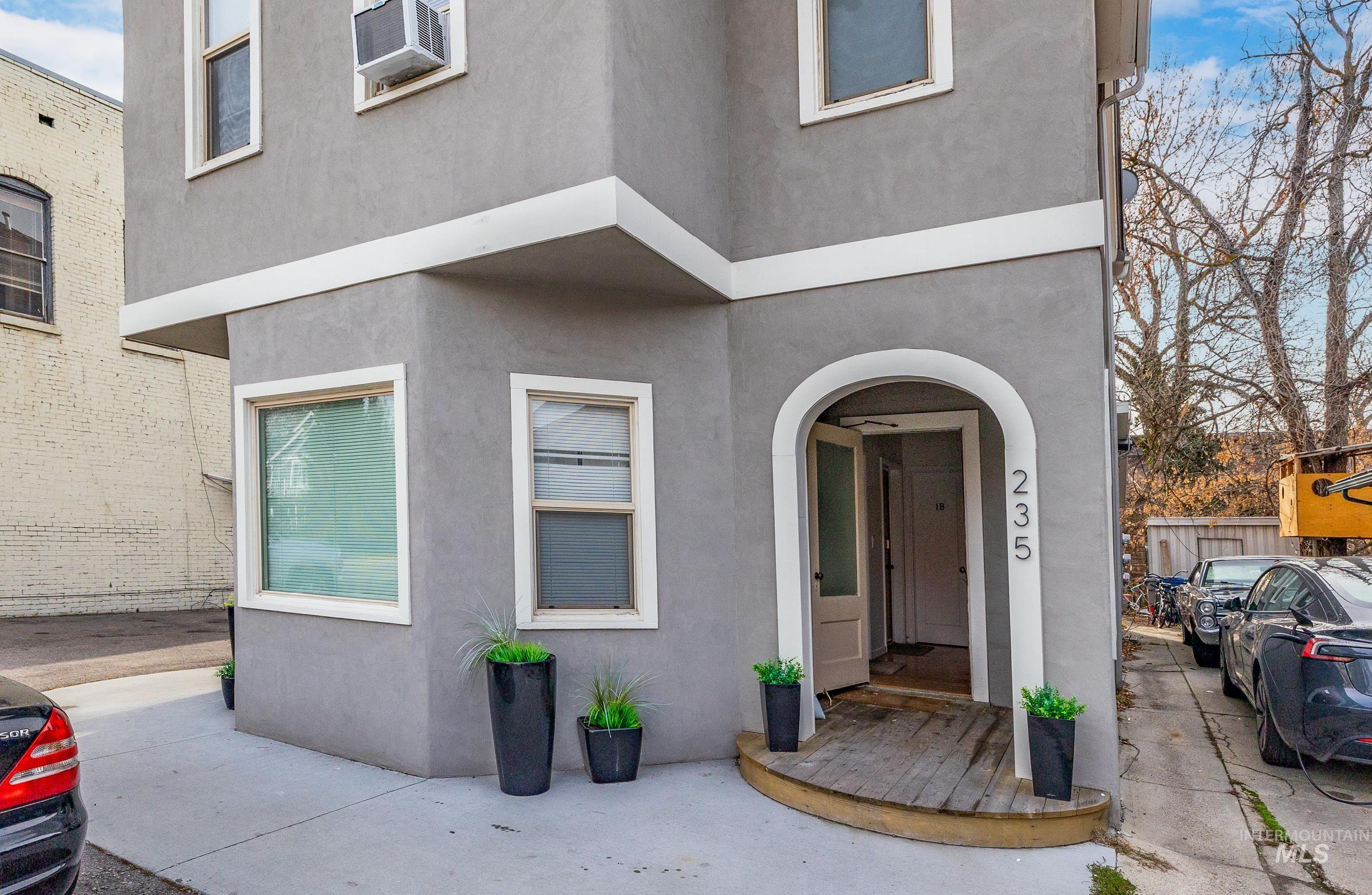 235 E Warm Springs Avenue