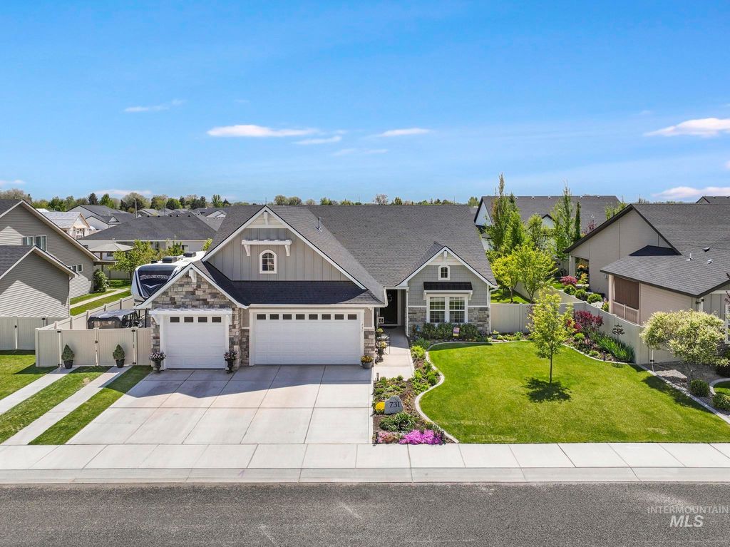 Photo of 731 Broadmoor Ave, Twin Falls, ID 83301 (MLS # 98984323)