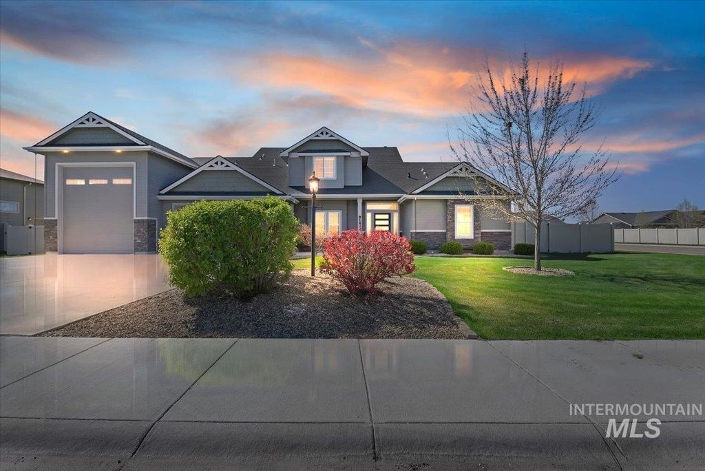 Photo of 8143 Swiftwater Dr, Nampa, ID 83686 (MLS # 98981650)