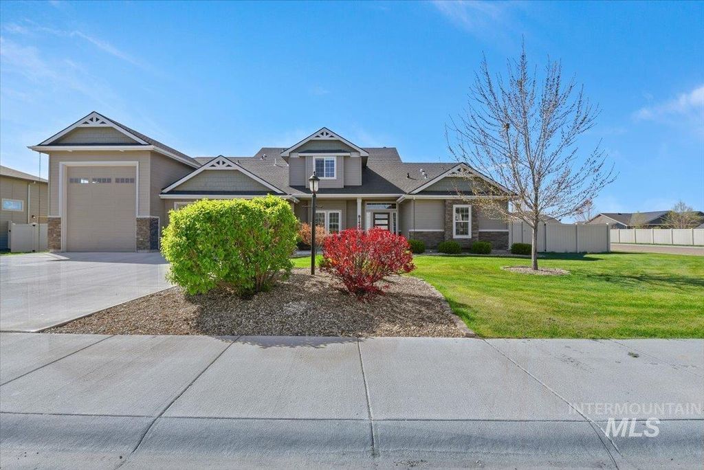 Photo of 8143 Swiftwater Dr, Nampa, ID 83686 (MLS # 98981650)