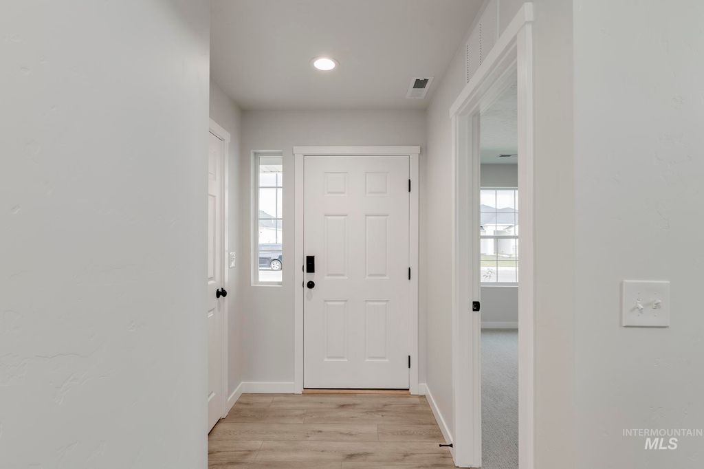 Photo of 327 N Cranesbill Ave, Kuna, ID 83634 (MLS # 98968192)