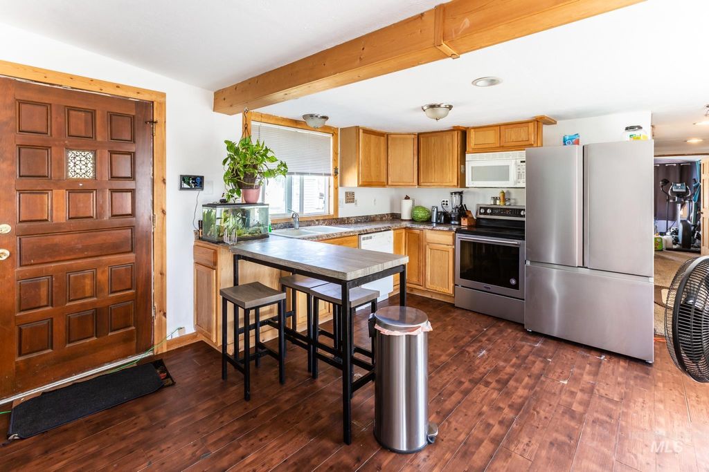 Photo of 7 Garrett Ln, Cascade, ID 83611 (MLS # 98964147)