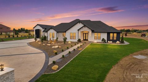 Photo of 2321 Lower Bluff Rd, Emmett, ID 83617 (MLS # 98990440)
