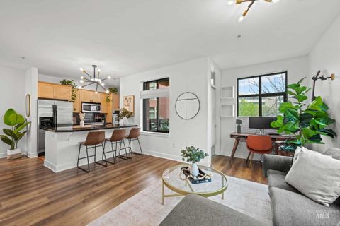 Photo of 412 S 13th St #213, Boise, ID 83702 (MLS # 98982393)