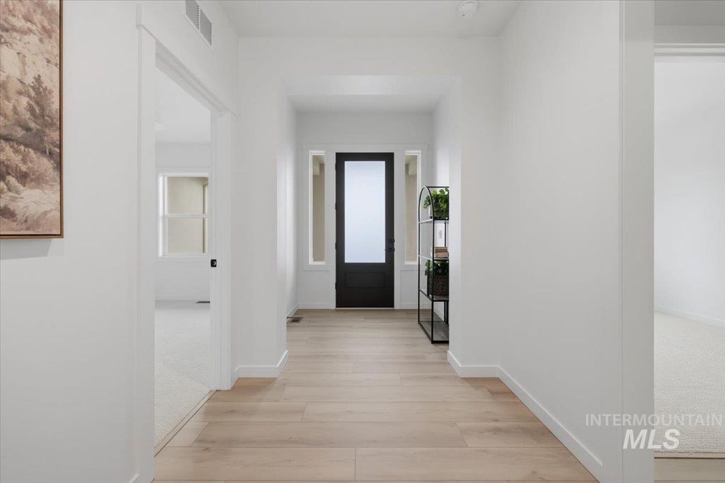 Photo of 910 Whitewater Way, Emmett, ID 83617 (MLS # 98982048)