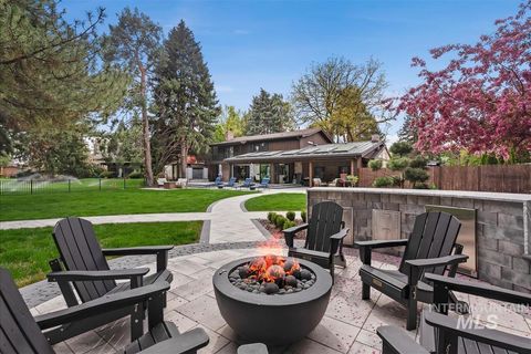 Photo of 4708 W Hillcrest View Dr, Boise, ID 83705 (MLS # 98988378)