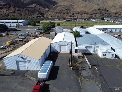 Photo of 1390 Commercial Way, Clarkston, WA 99403 (MLS # 98948623)