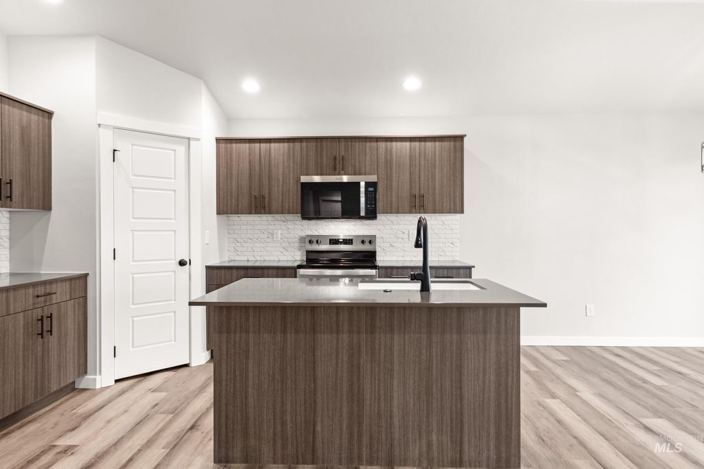 Photo of 5212 E Open Canyon Dr, Nampa, ID 83687 (MLS # 98981586)