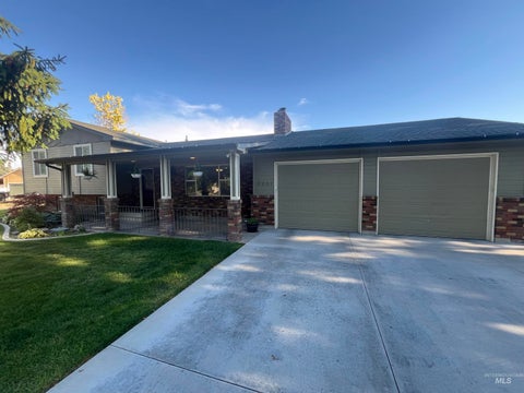 Photo of 3001 Shamrock Ave, Nampa, ID 83686 (MLS # 98991276)