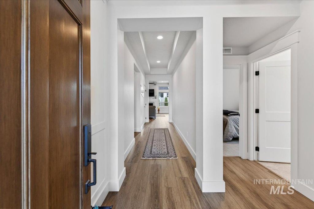 Photo of 146 N Huntsman Ln, Eagle, ID 83616 (MLS # 98982768)