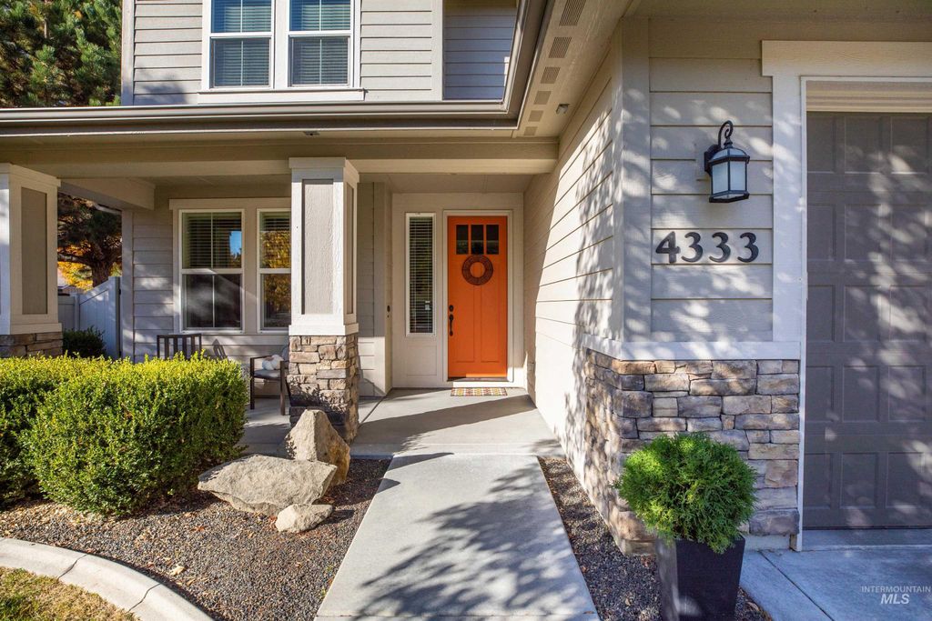 Photo of 4333 S Burgo Way, Meridian, ID 83642 (MLS # 98971163)