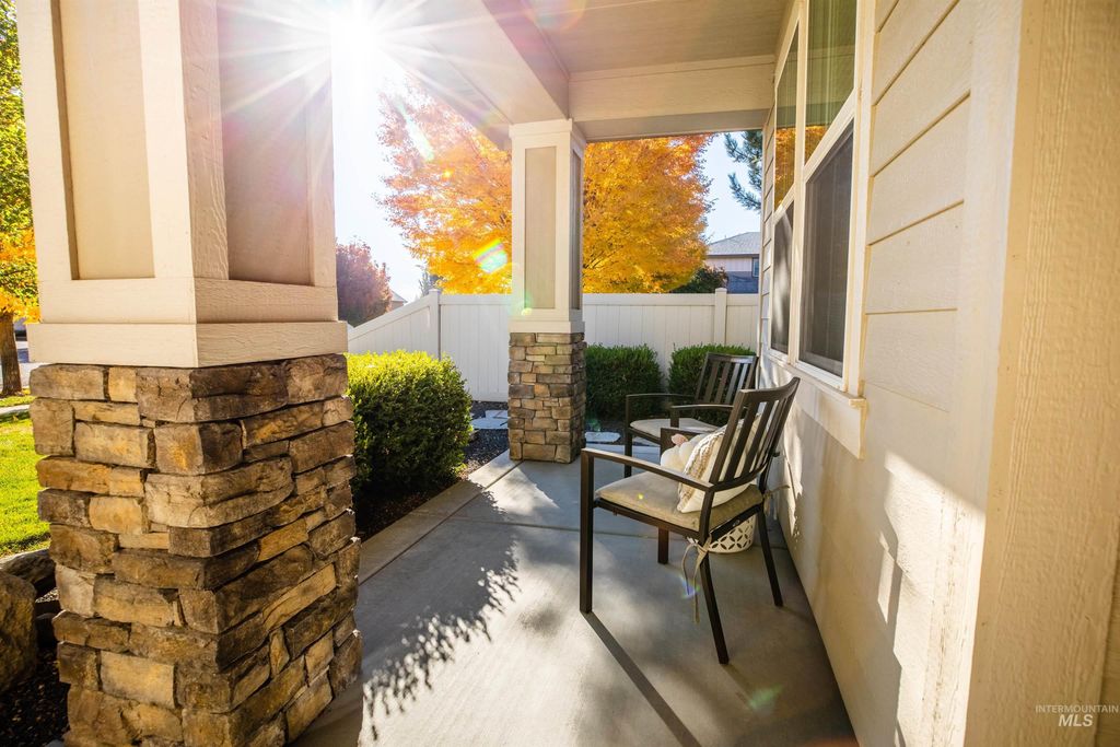 Photo of 4333 S Burgo Way, Meridian, ID 83642 (MLS # 98971163)