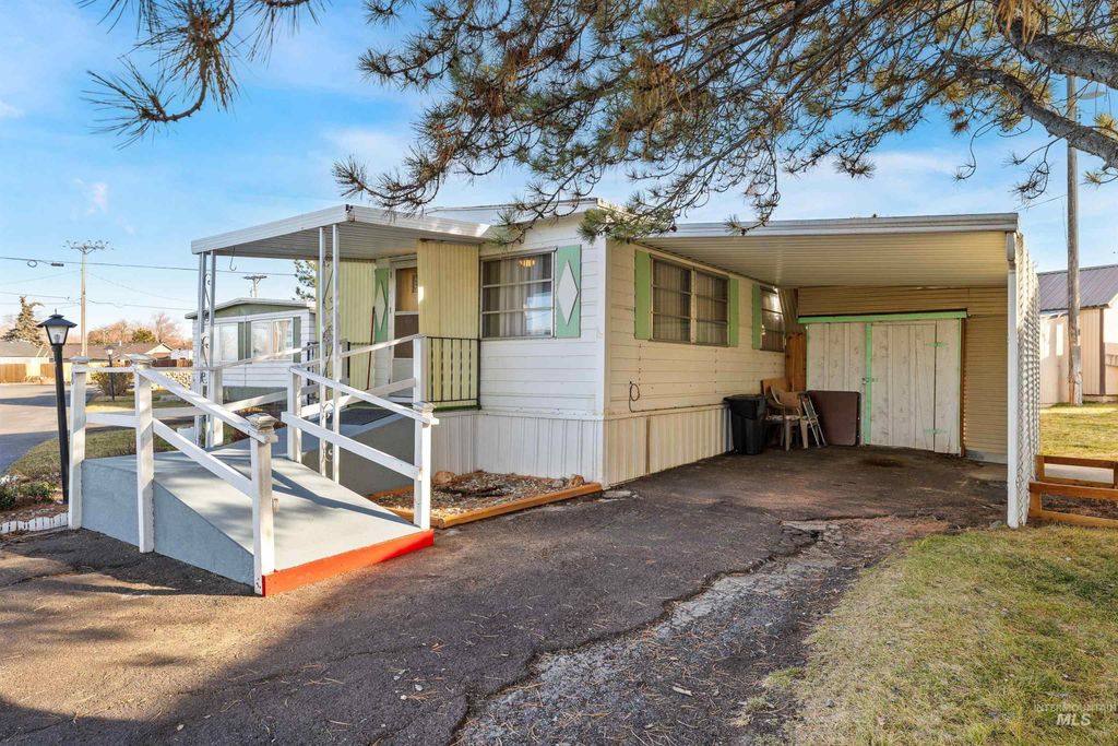 Photo of 419 Fruitland Ave #8, Buhl, ID 83316 (MLS # 98973590)