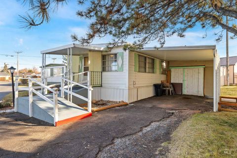 Photo of 419 Fruitland Ave #8, Buhl, ID 83316 (MLS # 98973590)