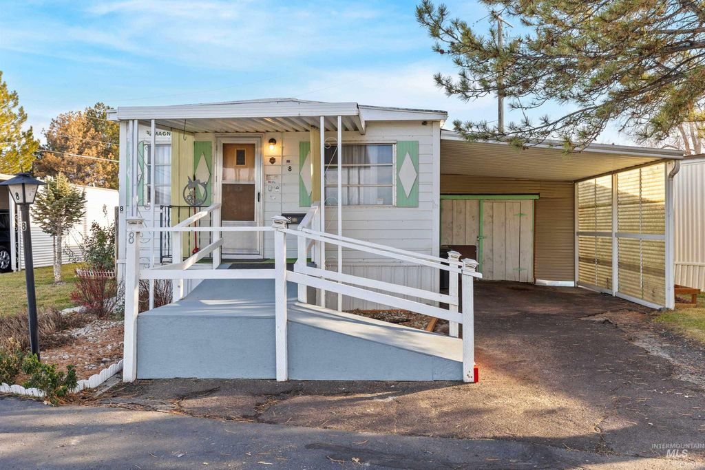 Photo of 419 Fruitland Ave #8, Buhl, ID 83316 (MLS # 98973590)