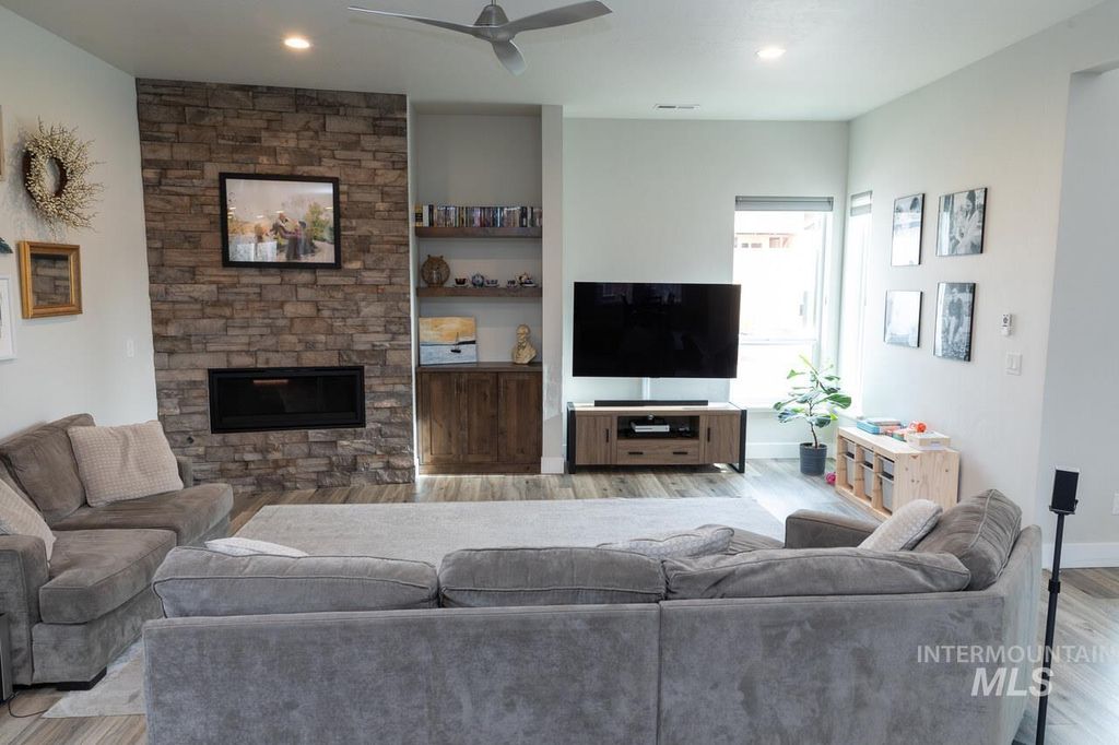 Photo of 304 E Pennsylvania St, Boise, ID 83706 (MLS # 98969233)