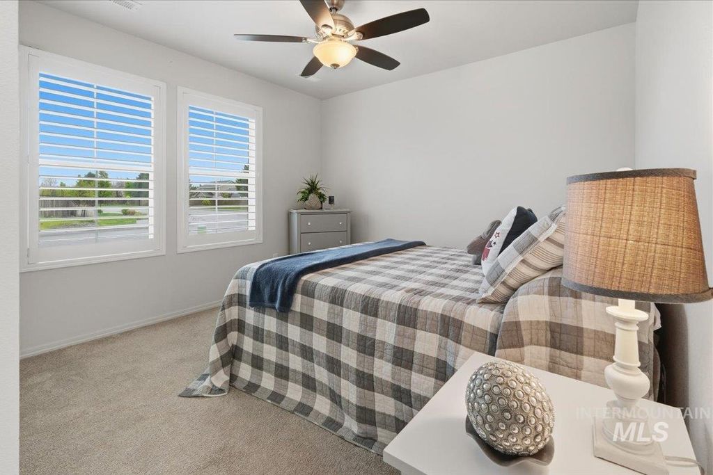 Photo of 19511 Commonwealth Ave, Caldwell, ID 83605 (MLS # 98982507)