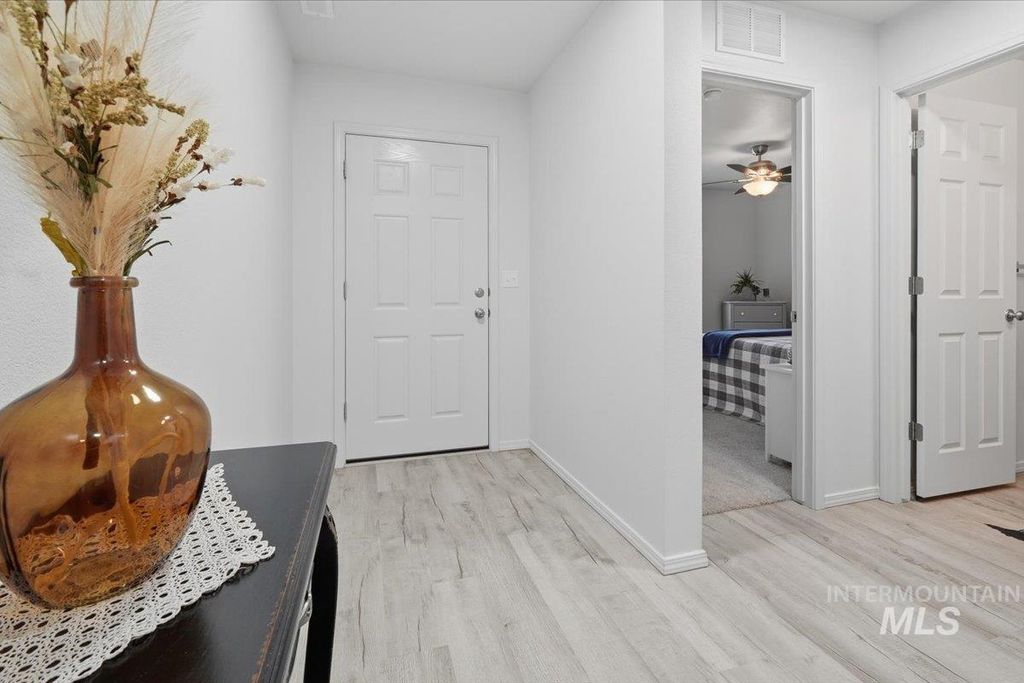 Photo of 19511 Commonwealth Ave, Caldwell, ID 83605 (MLS # 98982507)