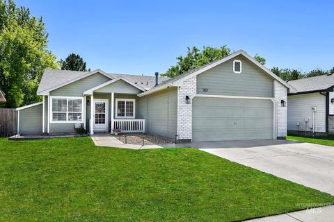 Photo of 357 W Hesston St, Kuna, ID 83634 (MLS # 98990153)