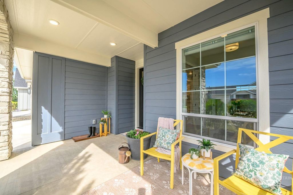 Photo of 6512 N Oakstone Ave, Meridian, ID 83646 (MLS # 98980338)