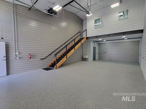 Photo of 1453 S Main St, Cascade, ID 83611 (MLS # 98951863)