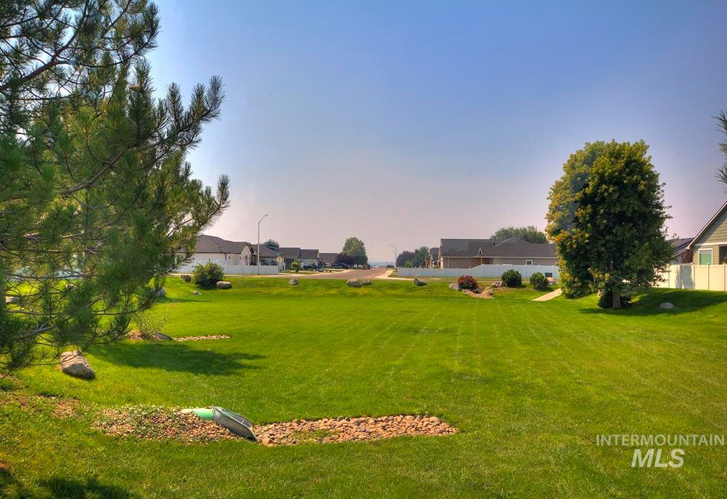Photo of tbd L18 B17 Ne 16th Avenue, Payette, ID 83661 (MLS # 98975370)