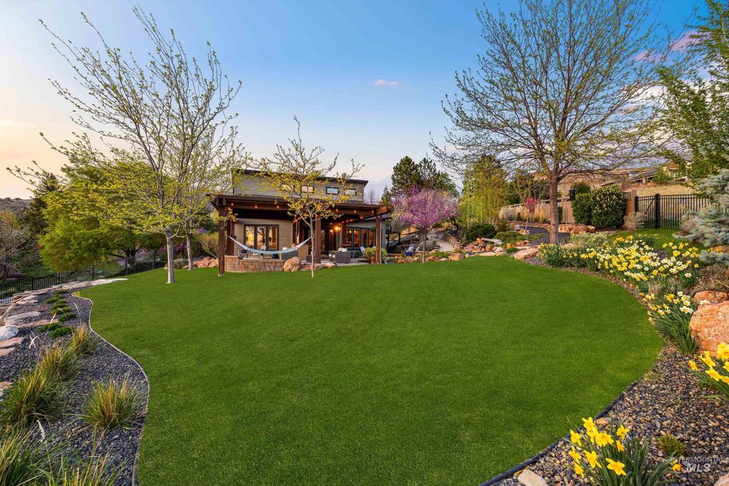 Photo of 1918 S Stone Ridge Way, Boise, ID 83712 (MLS # 98981514)