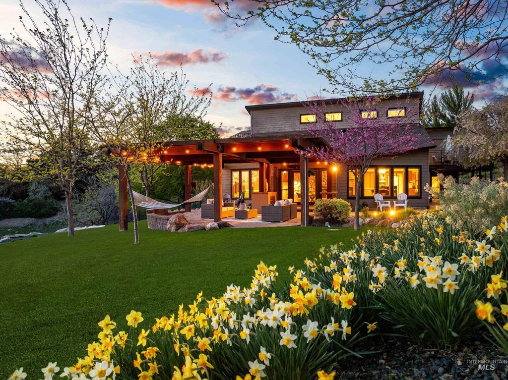 Photo of 1918 S Stone Ridge Way, Boise, ID 83712 (MLS # 98981514)