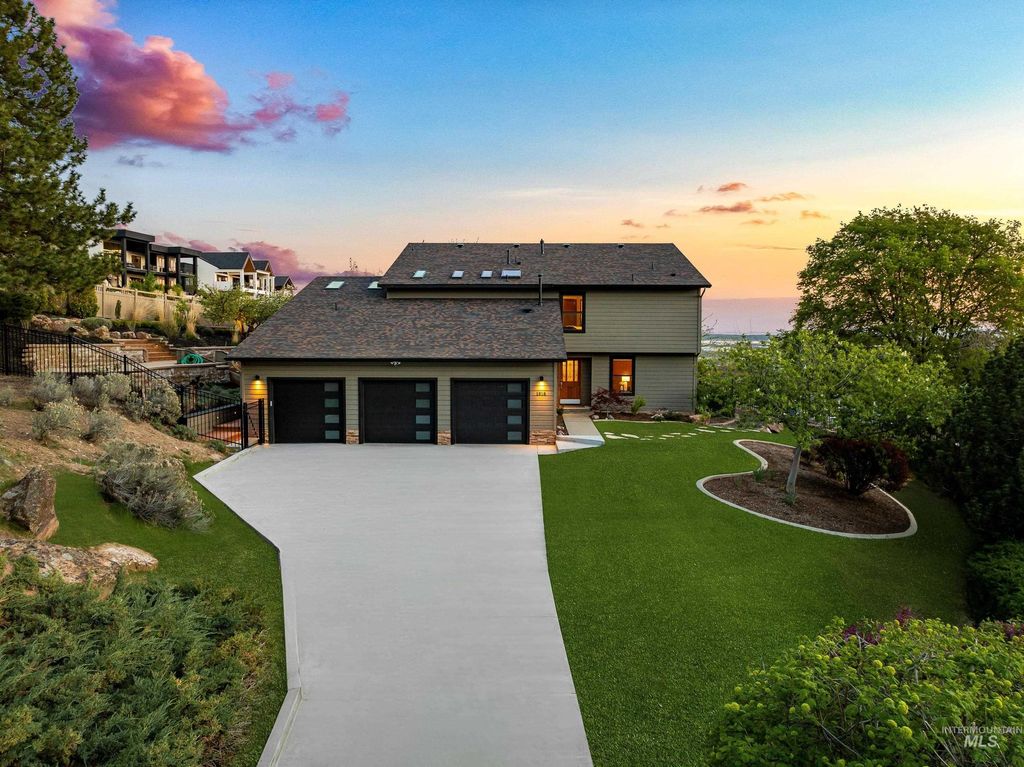 Photo of 1918 S Stone Ridge Way, Boise, ID 83712 (MLS # 98981514)