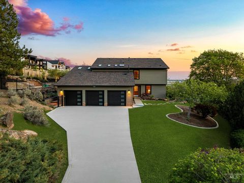 Photo of 1918 S Stone Ridge Way, Boise, ID 83712 (MLS # 98981514)