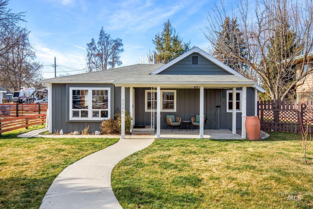 Photo of 3005 N 28th St, Boise, ID 83703 (MLS # 98973801)