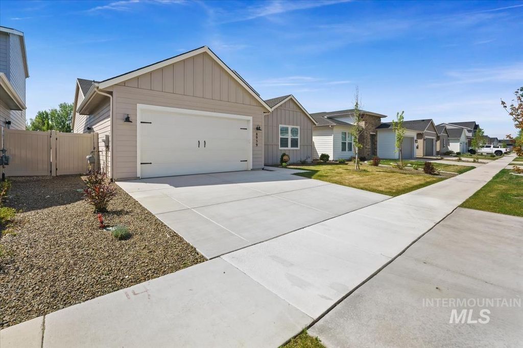 Photo of 8959 W Moon River Dr, Star, ID 83669 (MLS # 98985971)