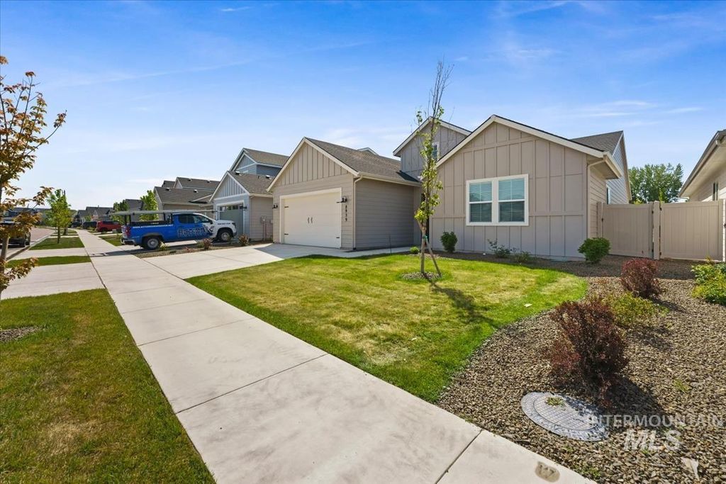 Photo of 8959 W Moon River Dr, Star, ID 83669 (MLS # 98985971)