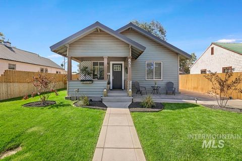 Photo of 651 2nd Ave W Ave, Twin Falls, ID 83301 (MLS # 98962890)