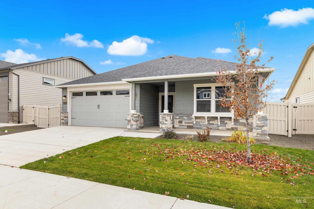 Photo of 10723 W Royal Fern Ct, Star, ID 83669 (MLS # 98968504)