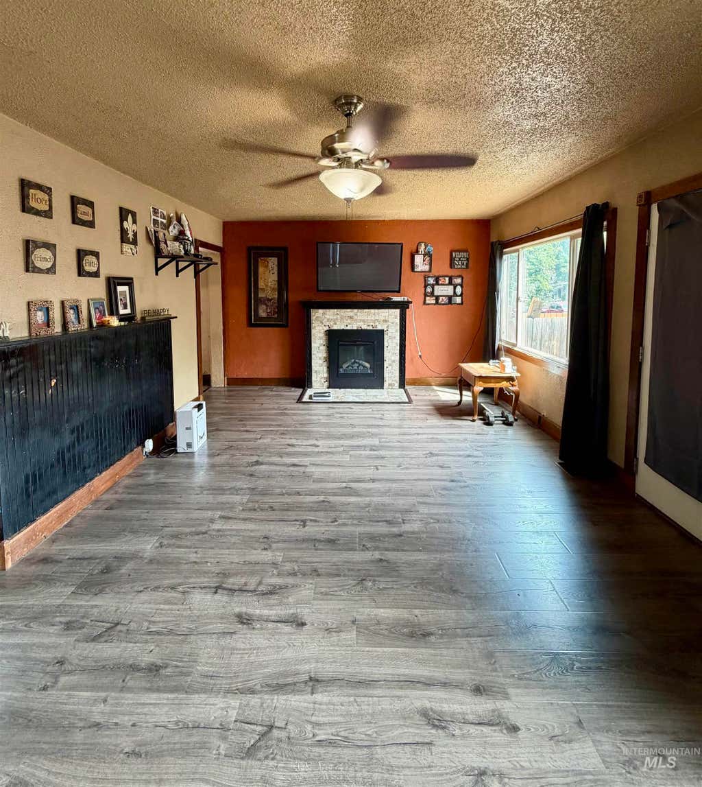 Photo of 1122 11th St, Lewiston, ID 83501 (MLS # 98992146)
