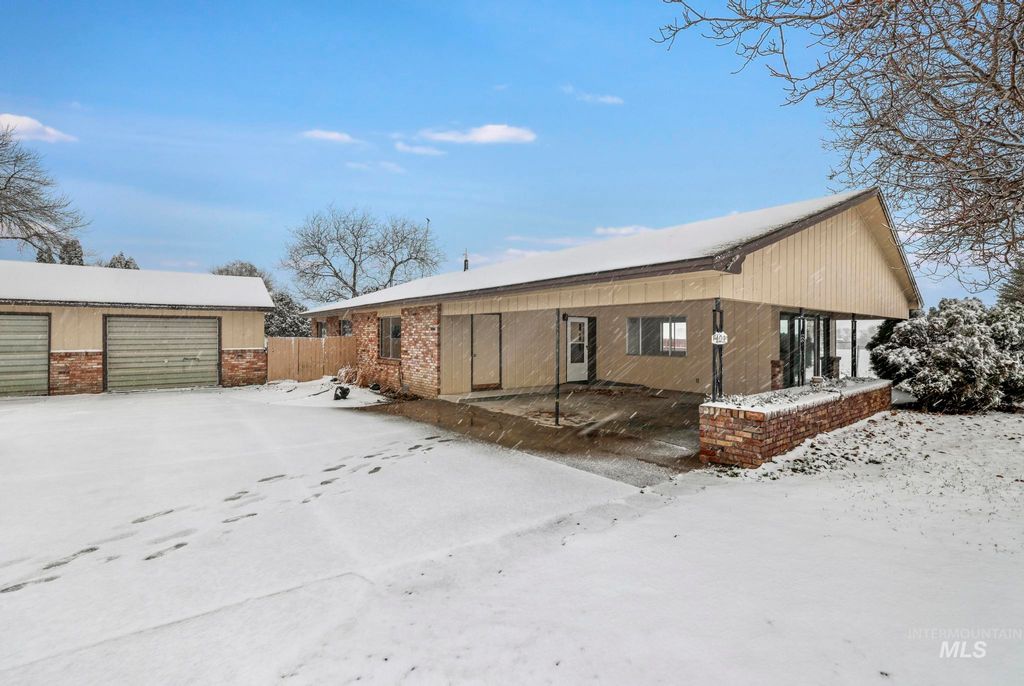 Photo of 409 Clear Lakes Road, Buhl, ID 83316 (MLS # 98970062)