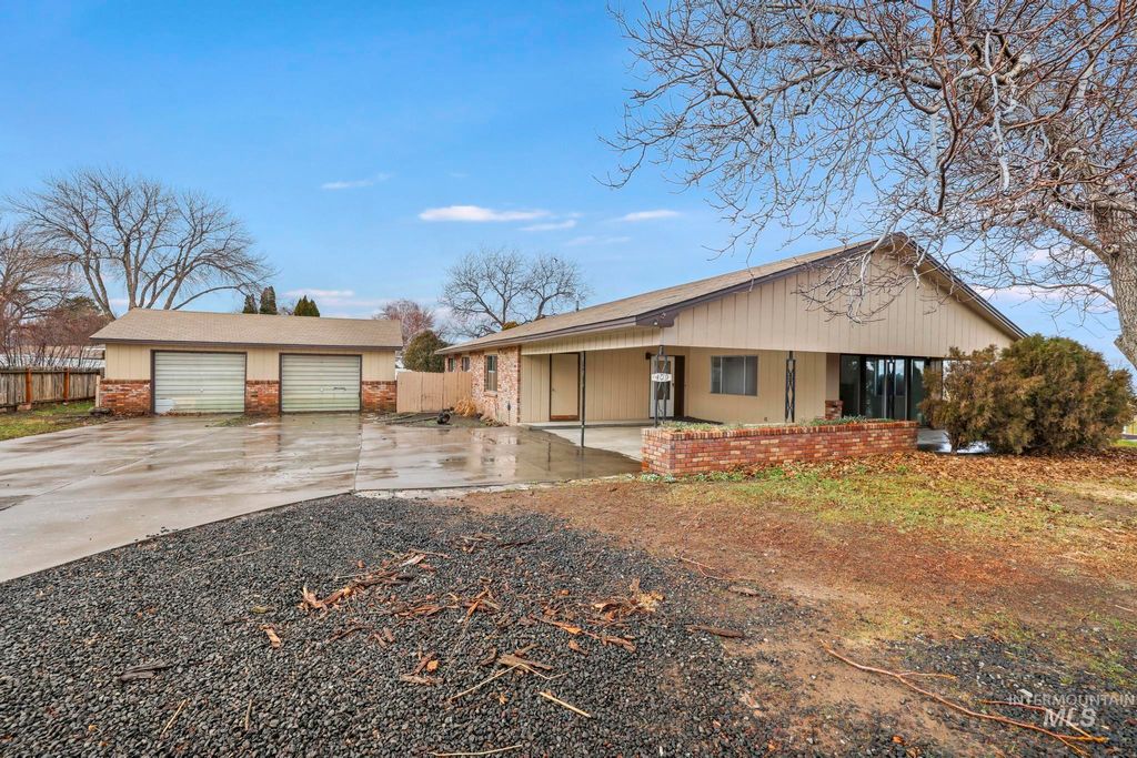 Photo of 409 Clear Lakes Road, Buhl, ID 83316 (MLS # 98970062)