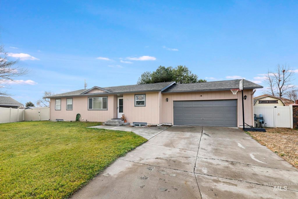 Photo of 721 Beta Circle, Twin Falls, ID 83301 (MLS # 98970366)