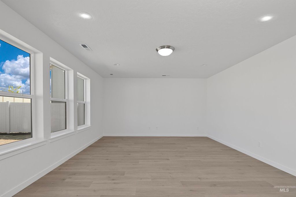 Photo of 19317 Snowyside Way, Caldwell, ID 83605 (MLS # 98963738)