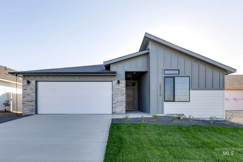 Photo of 18218 N Lion Head Ave, Nampa, ID 83687 (MLS # 98963175)