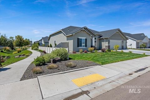 Photo of 5333 N Adale Ave, Meridian, ID 83646 (MLS # 98982609)