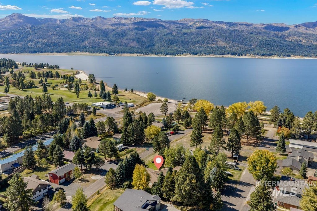 Photo of 505 Lakeview Drive, Cascade, ID 83611 (MLS # 99002346)