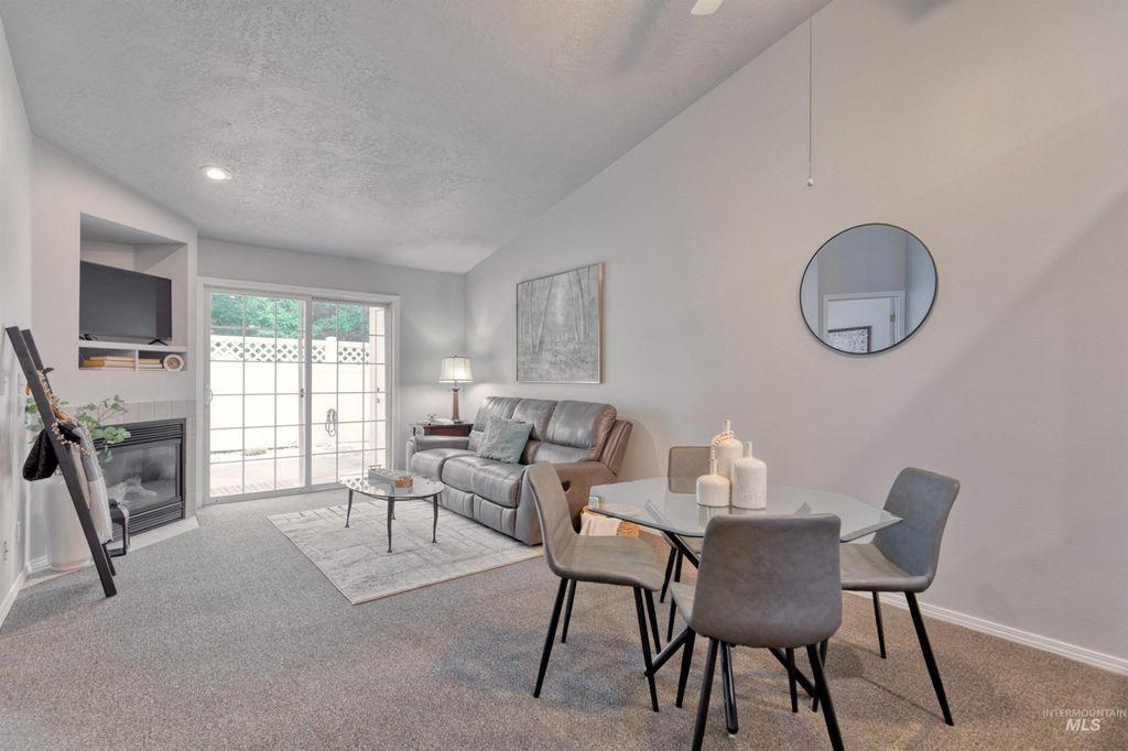 Photo of 99 E Waterbury Ln, Meridian, ID 83646 (MLS # 98961721)